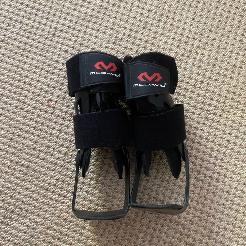 McDavid Black Ankle Braces